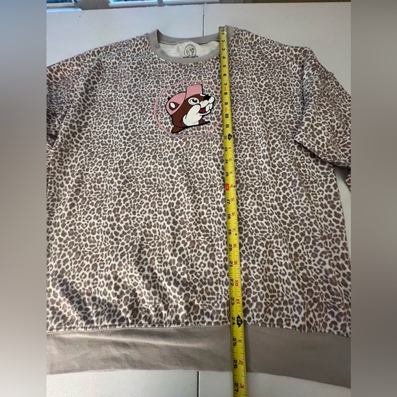 BUC-EE’S TAUPE/TAN ANIMAL PRINT SWEATSHIRT SIZE MEDIUM OVERSIZED UNISEX - Picture 4 of 10